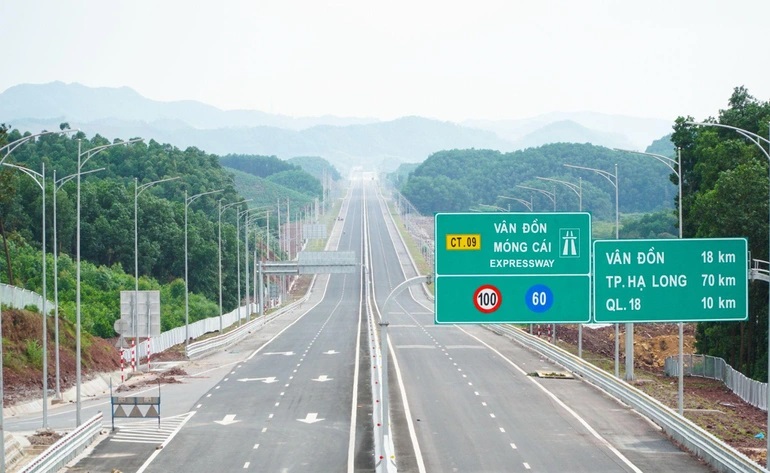 Cao tốc Vân Đồn - Móng Cái đã cho thông xe kỹ thuật từ 26/1/2022